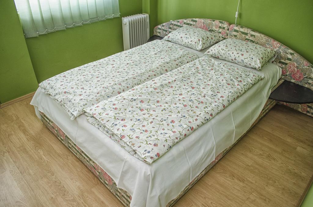 Sweet Apartments Or Rooms Nis Luaran gambar