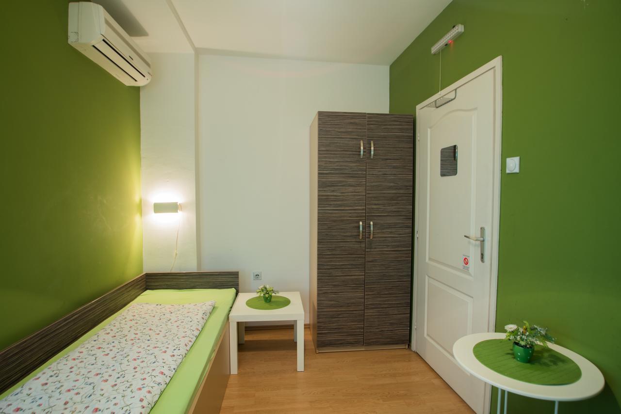 Sweet Apartments Or Rooms Nis Luaran gambar