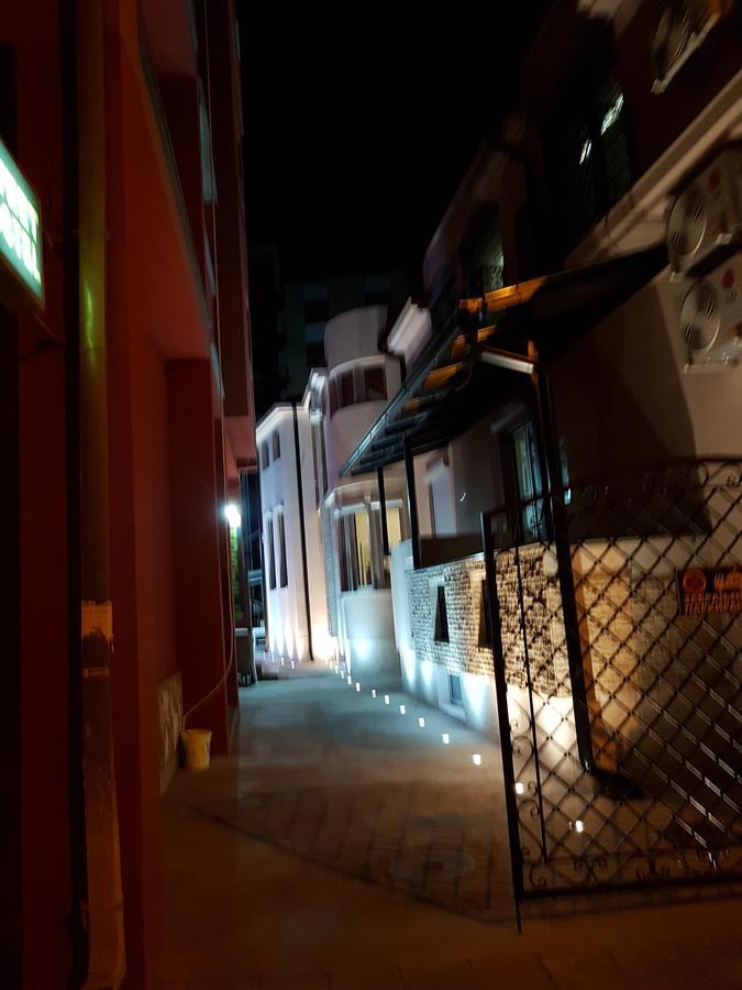 Sweet Apartments Or Rooms Nis Luaran gambar